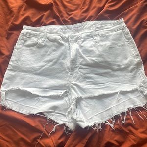 GOOD AMERICAN WHITE SHORTS